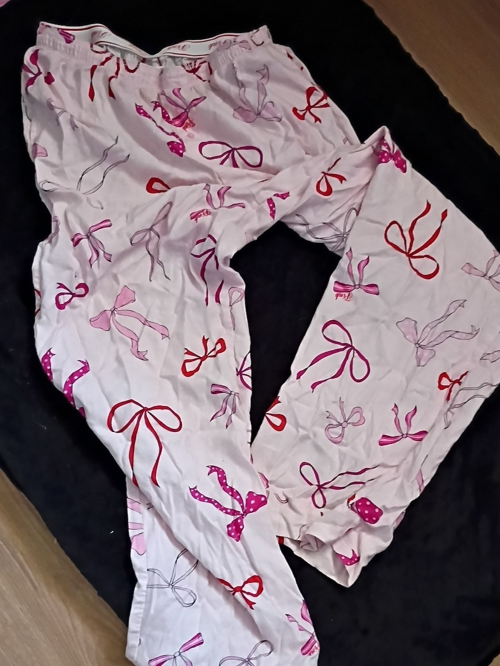 PINK Victoria's Secret White Pajama Pants with Pink & Red Bow Print
